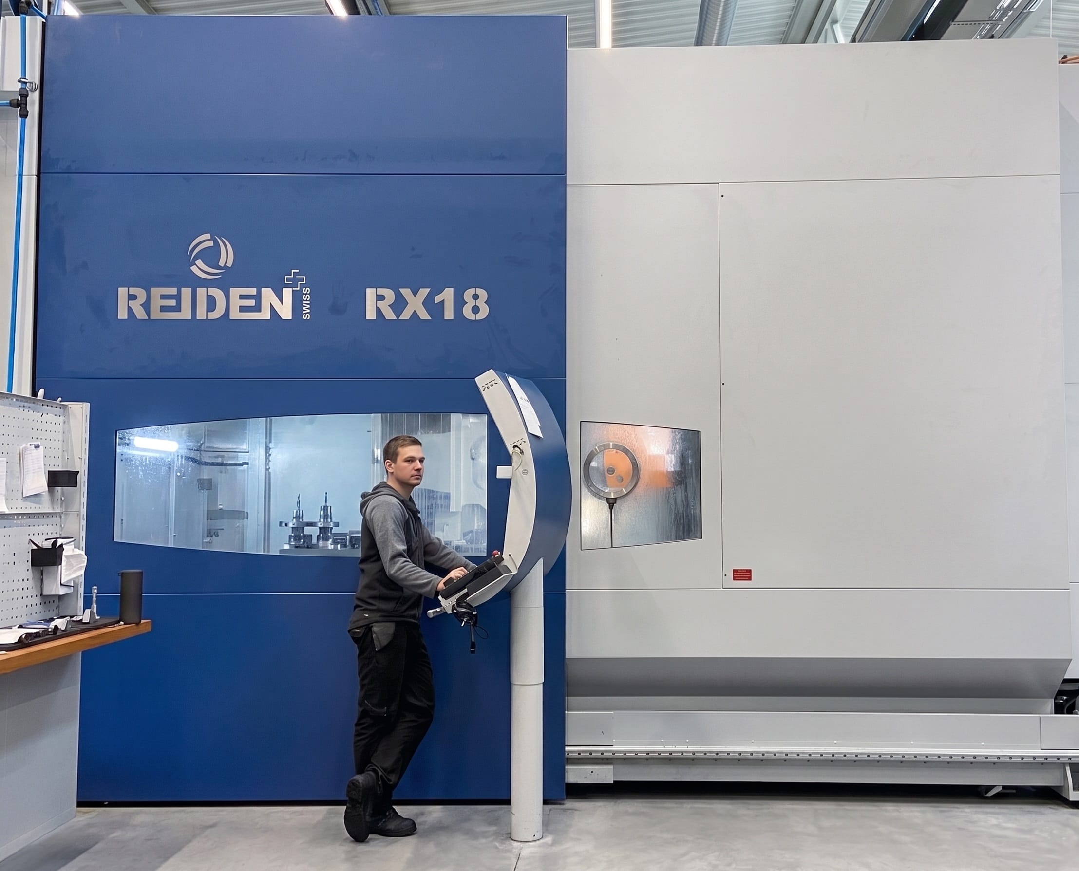 Reiden RX18 — centro de mecanizado de 5 ejes